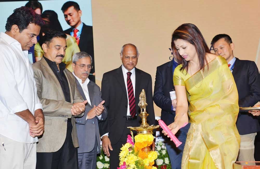 Kamal Haasan and Gautami at YICC Event - 16 / 18 photos