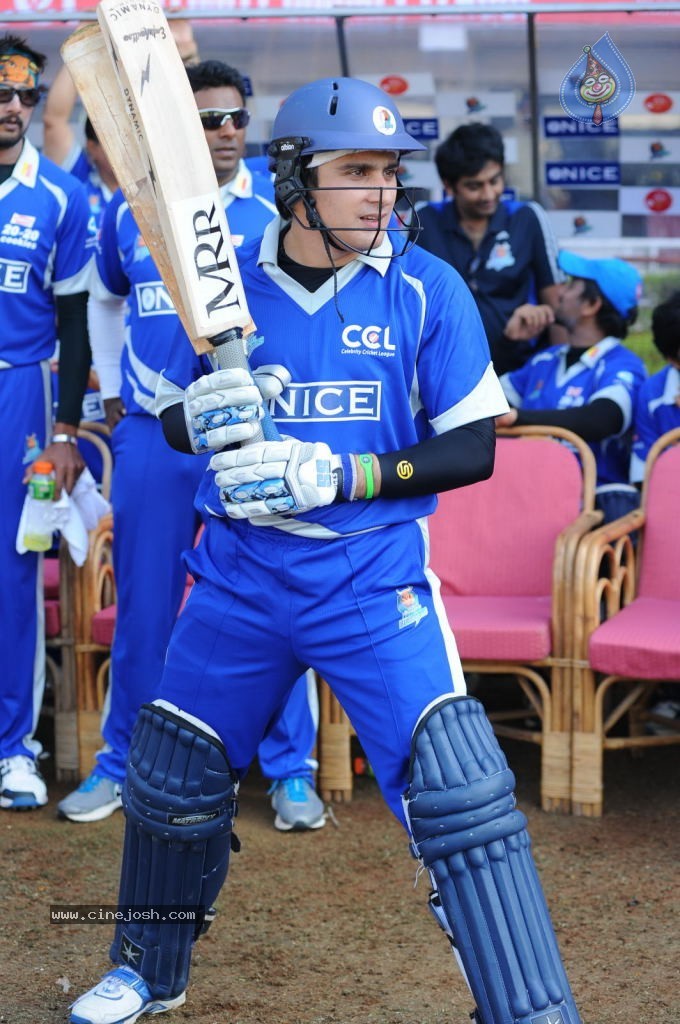 Karnataka Bulldozers Vs Kerala Strikers Match Photos - 8 / 60 photos