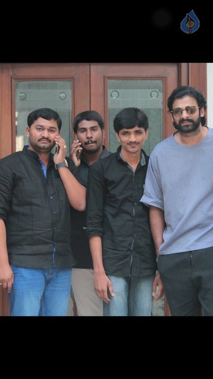 Karnataka Fans meet Prabhas - 6 / 39 photos