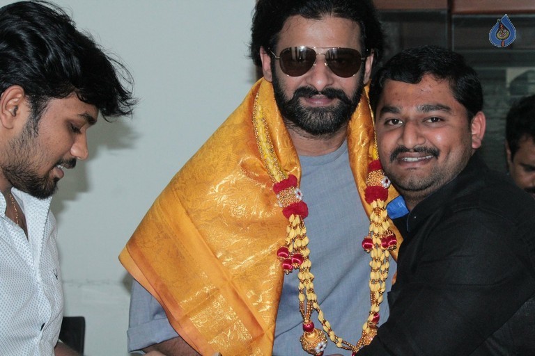 Karnataka Fans meet Prabhas - 9 / 39 photos