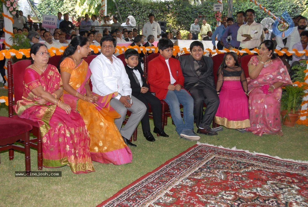 KCR Sworn in as Telangana CM - 2 / 97 photos