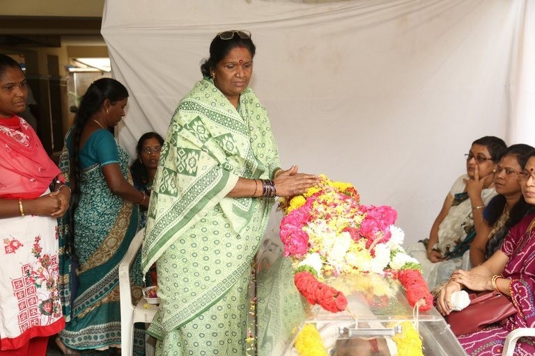 Kondavalasa Lakshmana Rao Condolences Photos - 11 / 73 photos