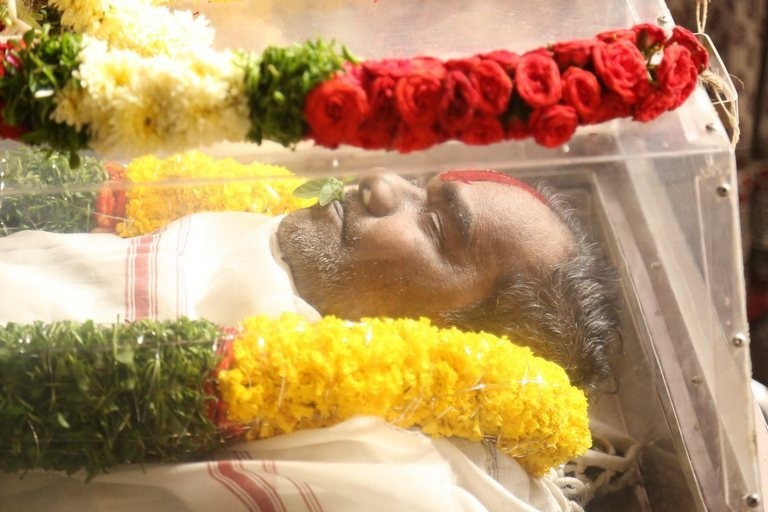 Kondavalasa Lakshmana Rao Condolences Photos - 13 / 73 photos