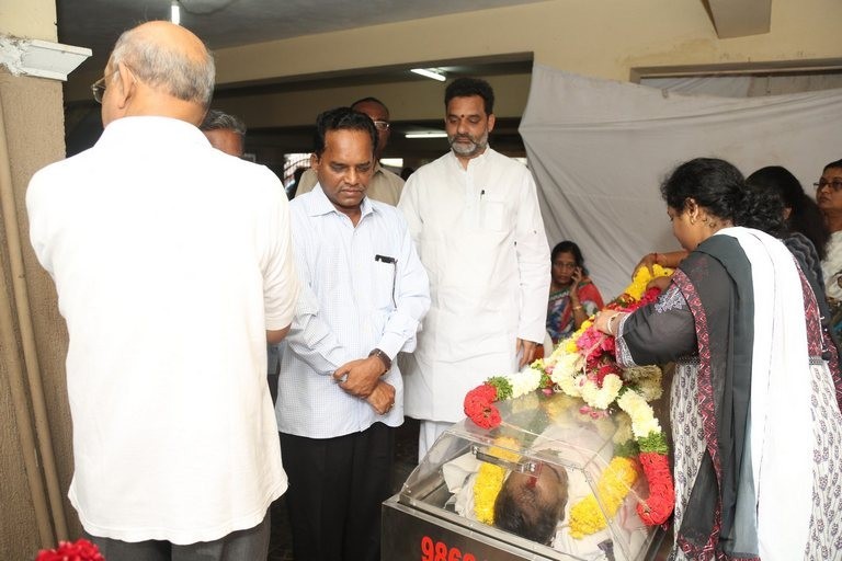 Kondavalasa Lakshmana Rao Condolences Photos - 20 / 73 photos