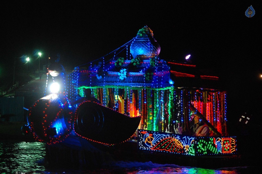 Krishna Pushkaralu 2016 Closing Ceremony - 10 / 49 photos