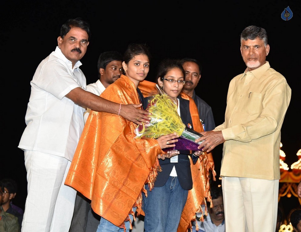 Krishna Pushkaralu 2016 Closing Ceremony - 15 / 49 photos