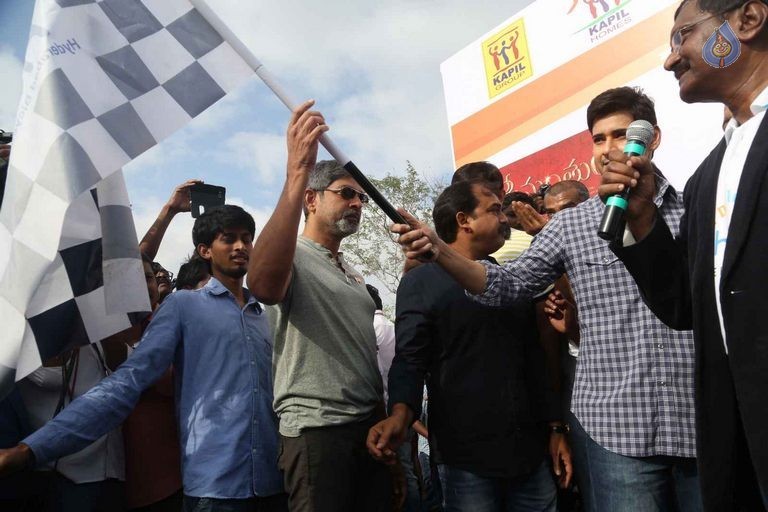Mahesh Babu flags off Chak De India Ride - 6 / 42 photos
