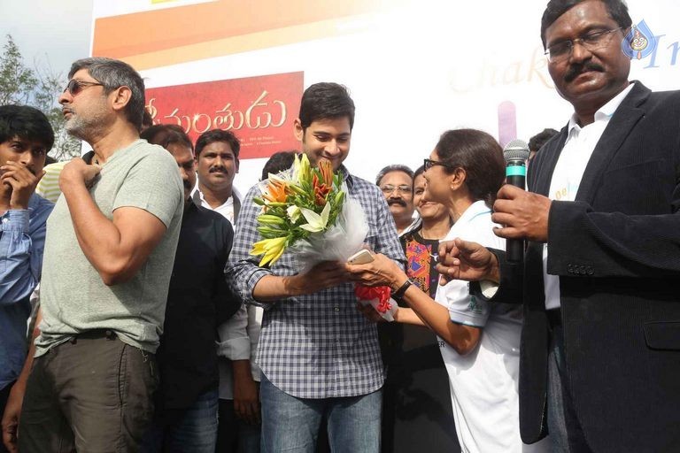 Mahesh Babu flags off Chak De India Ride - 15 / 42 photos