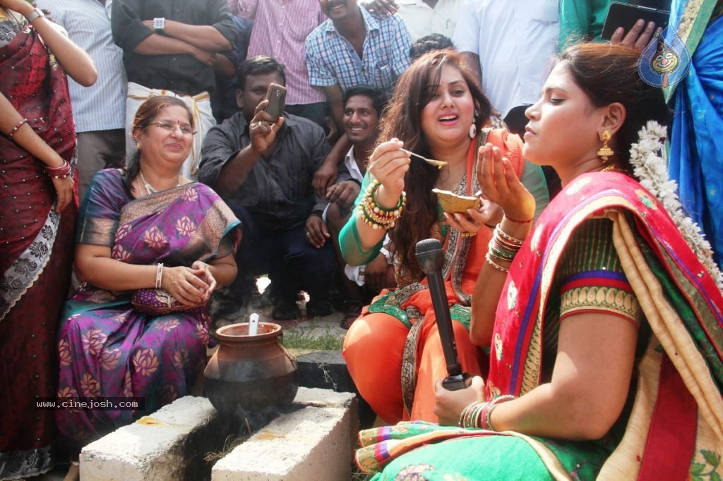 Namitha Pongal Celebration at SMK Fomra College - 10 / 61 photos