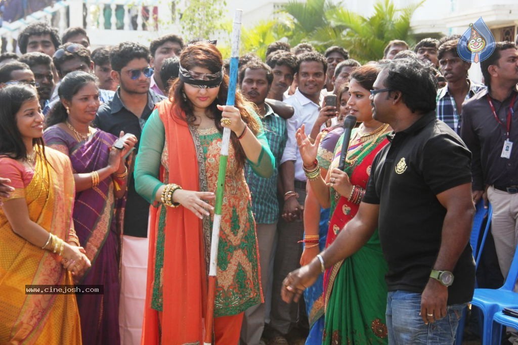 Namitha Pongal Celebration at SMK Fomra College - 11 / 61 photos