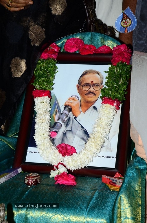 Naresh Vijaya krishna Birthday Celebrations 2019 - 9 / 56 photos