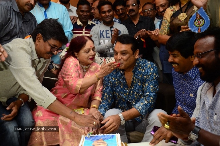 Naresh Vijaya krishna Birthday Celebrations 2019 - 28 / 56 photos