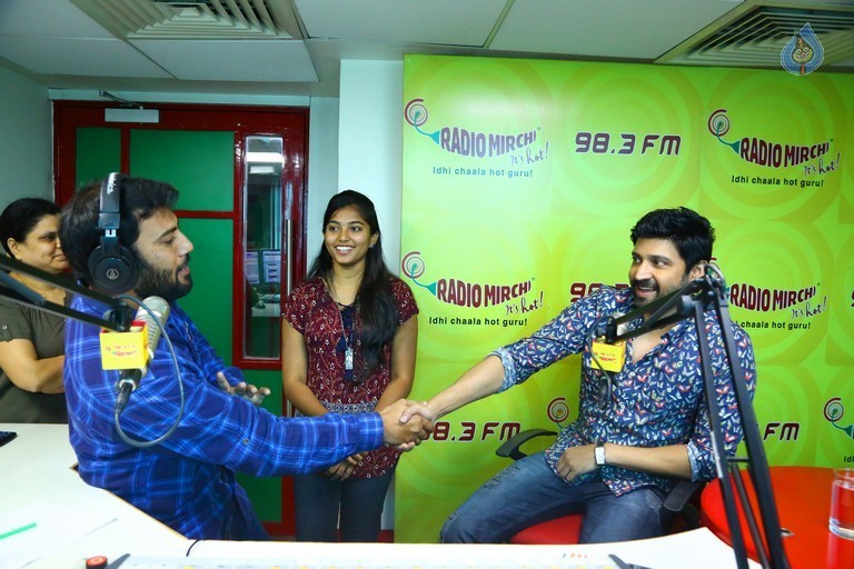 Naruda Donoruda Team at Radio Mirchi - 19 / 21 photos