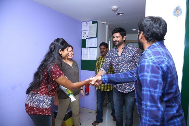 Naruda Donoruda Team at Radio Mirchi - 20 / 21 photos