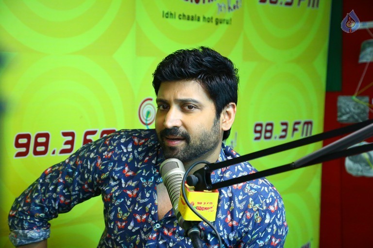 Naruda Donoruda Team at Radio Mirchi - 21 / 21 photos