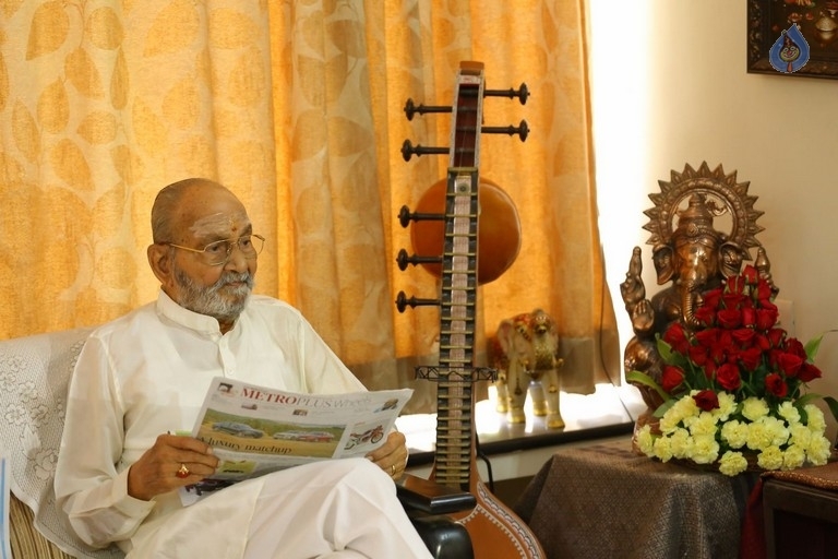 Pawan Kalyan and Trivikram Meets K Vishwanath - 4 / 77 photos