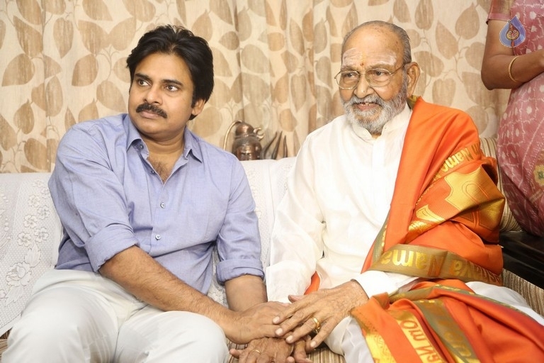 Pawan Kalyan and Trivikram Meets K Vishwanath - 15 / 77 photos