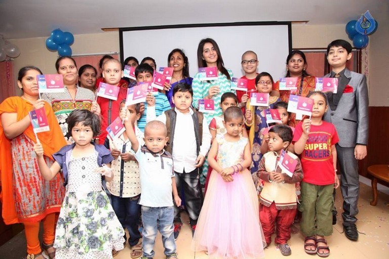 Raashi Khanna at Rainbow Childrens Hospital - 6 / 7 photos