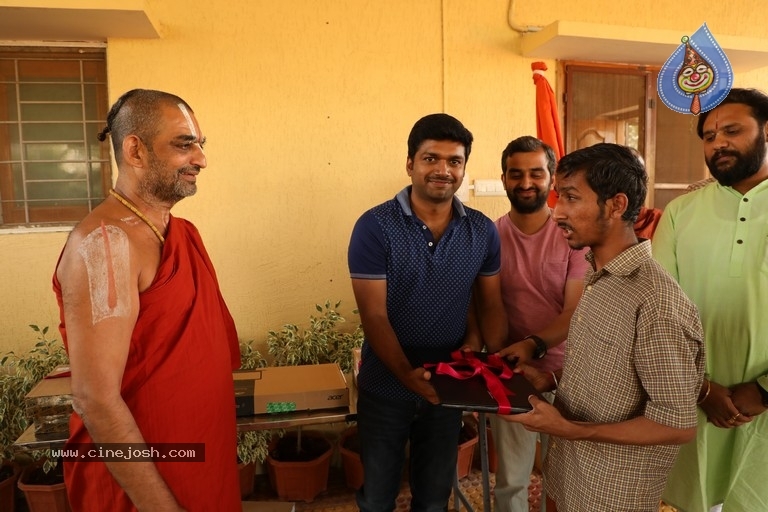 Raja The Great Team Donated Laptops to the Blind Children - 3 / 21 photos