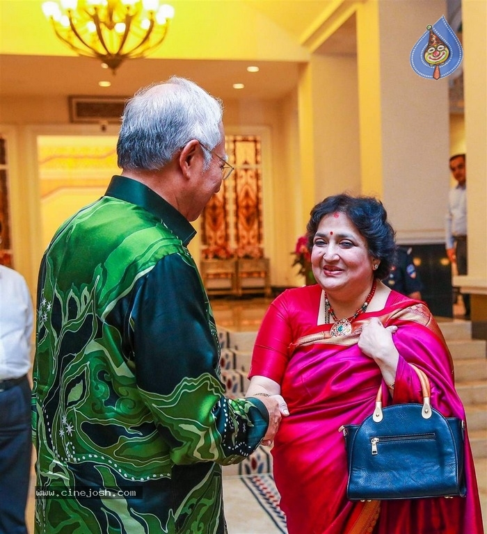 Rajinikanth Meets Malaysian PM Najib Razak Photos - 7 / 8 photos