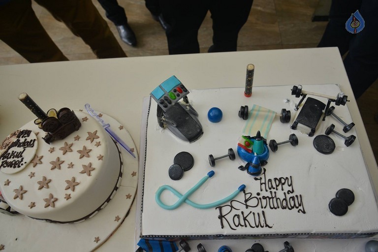 Rakul Birthday Celebrations - 13 / 54 photos