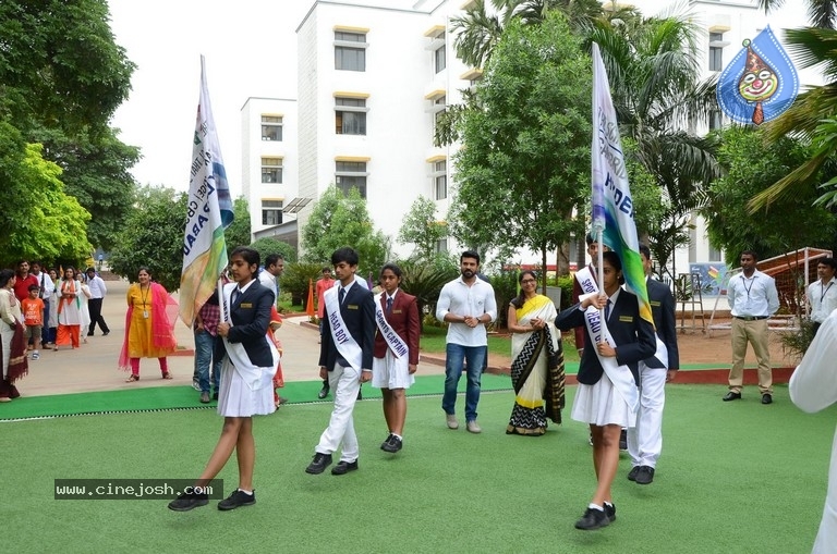 Ram Charan Celebrates Independence Day In Chirec School - 9 / 60 photos