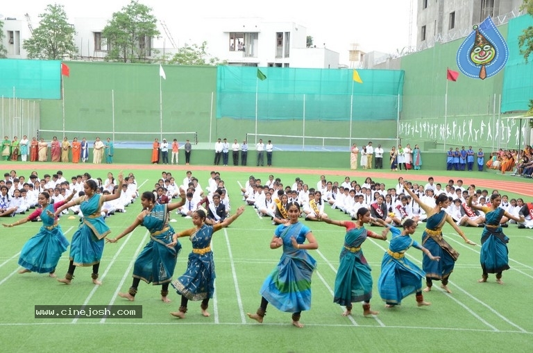 Ram Charan Celebrates Independence Day In Chirec School - 16 / 60 photos
