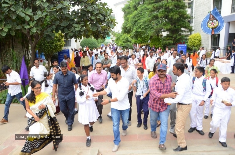 Ram Charan Celebrates Independence Day In Chirec School - 31 / 60 photos