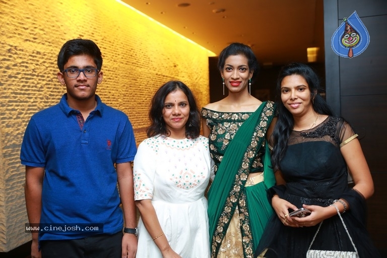 Rashmi Thakur Birthday Celebrations At Park Hyatt - 8 / 39 photos