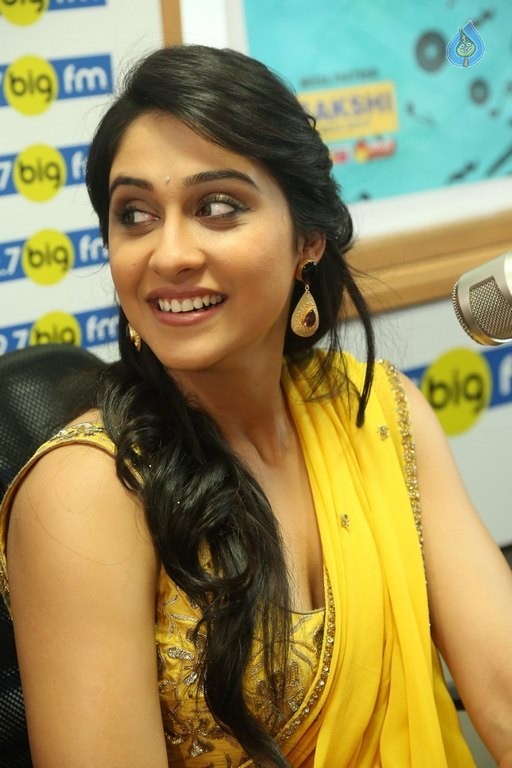 Regina at 92.7 BIG FM - 20 / 42 photos