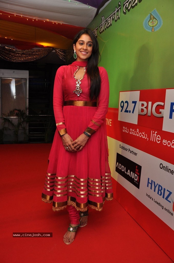 Regina at Big Green Ganesha 2014 - 17 / 108 photos