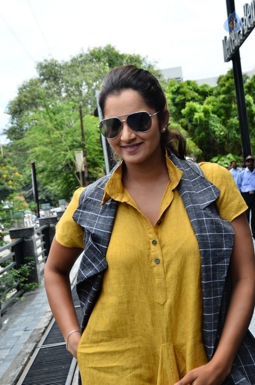 Sania Mirza at The Lable Bazar Curtain Raiser - 11 / 21 photos