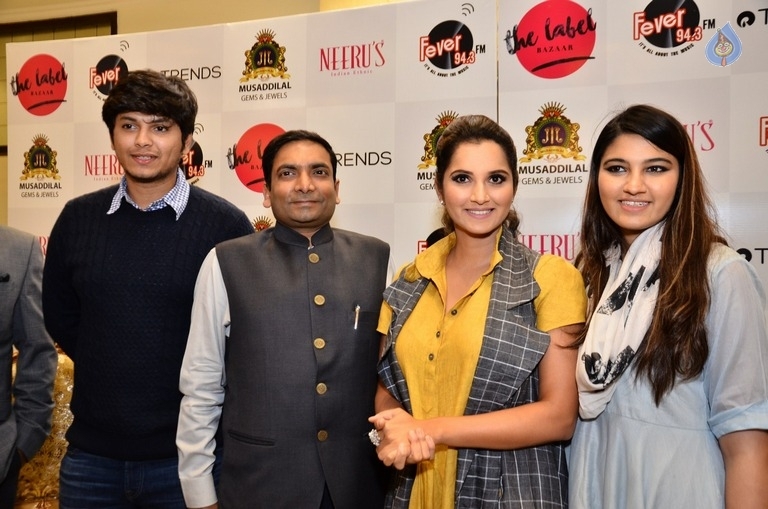Sania Mirza at The Lable Bazar Curtain Raiser - 17 / 21 photos