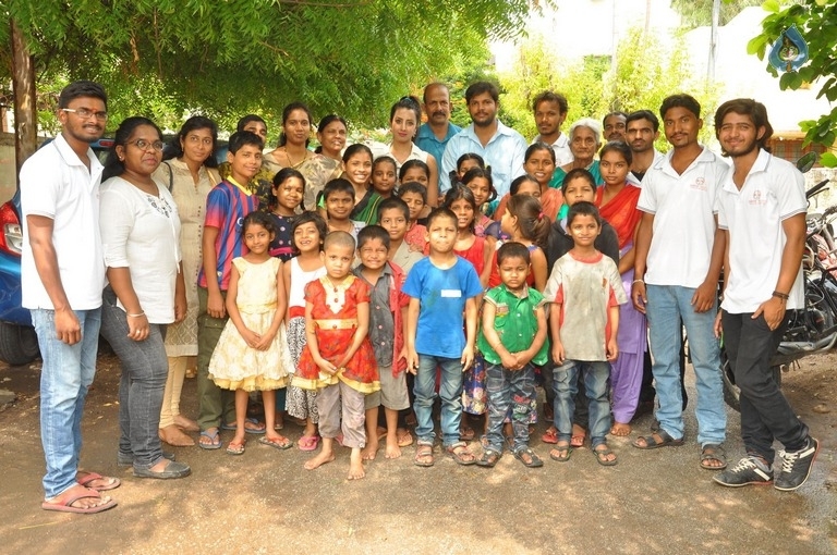 Sanjjanaa Visits Serve Needy Voluntary Organization - 1 / 41 photos