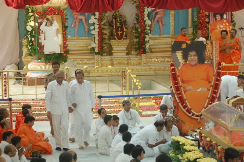 Sathya Sai Baba Maha Samadhi Photos - 21 / 59 photos