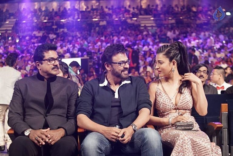 SIIMA Awards 2015 Event Photos - 21 / 74 photos