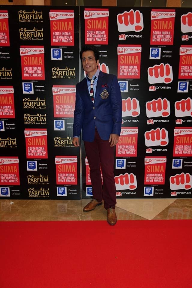 SIIMA Awards 2015 Red Carpet Photos - 20 / 35 photos