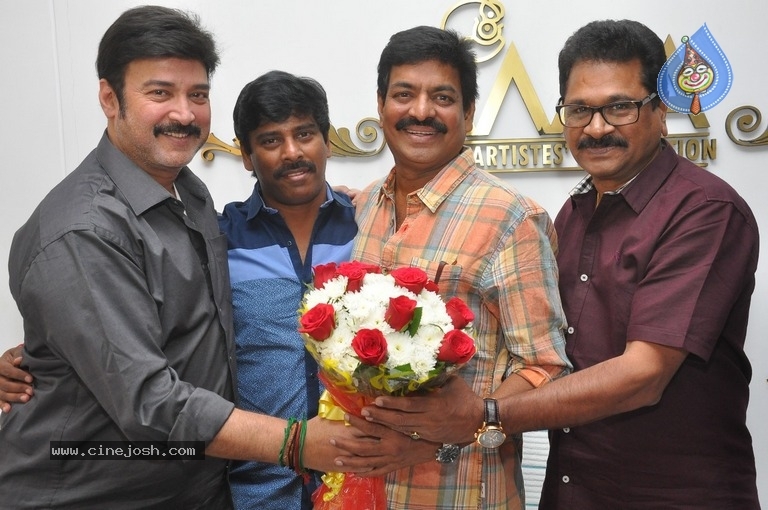 Sivaji Raja Birthday Celebration Photos - 8 / 9 photos