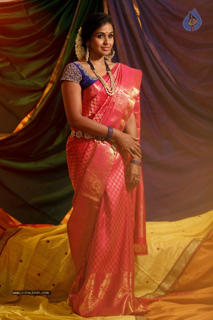 Smita Saree Photo Shoot for Aalayam - 1 / 11 photos