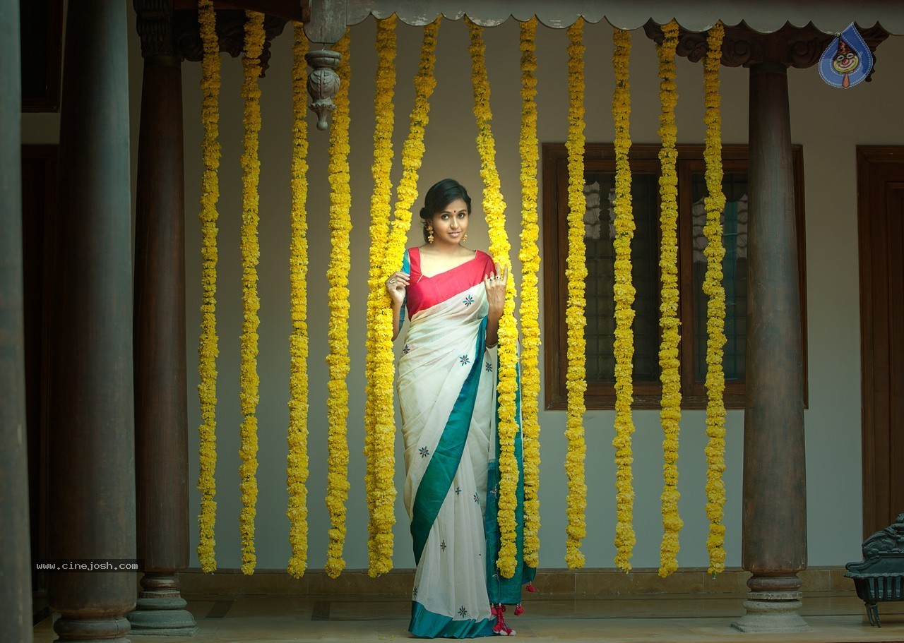 Smita Saree Photo Shoot for Aalayam - 4 / 11 photos
