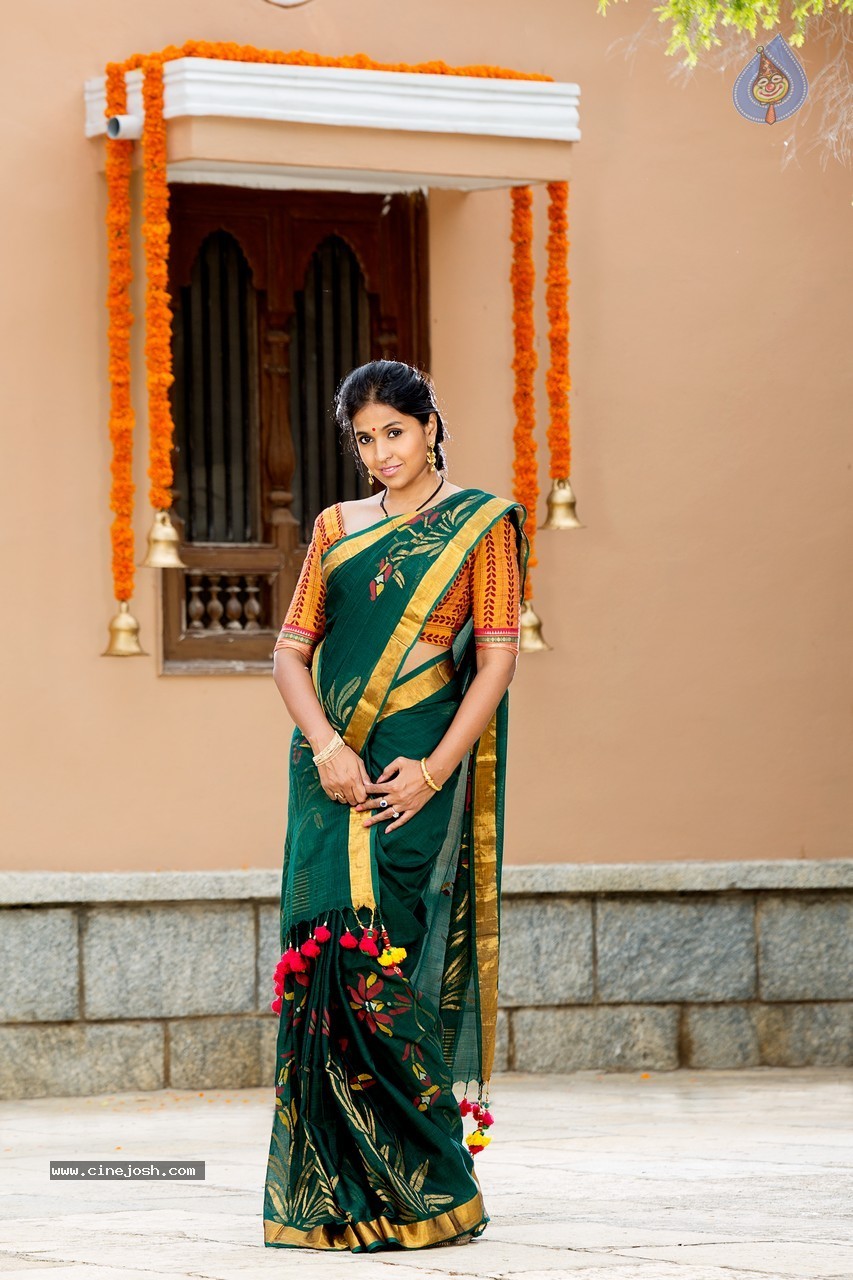 Smita Saree Photo Shoot for Aalayam - 10 / 11 photos