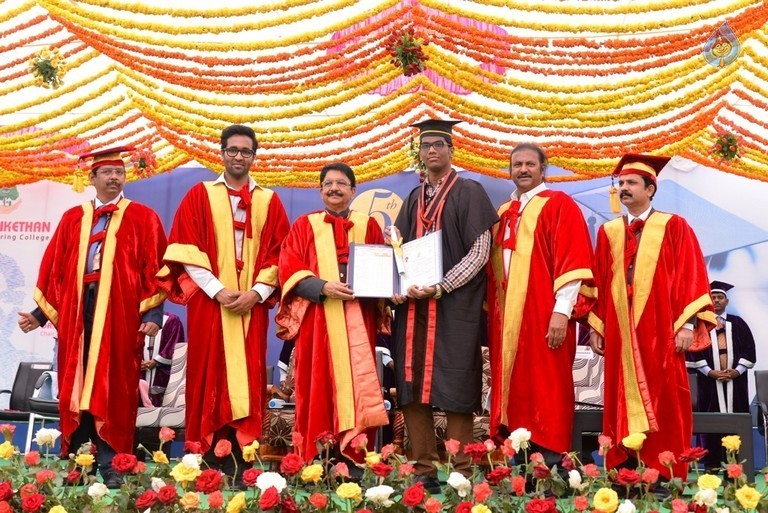 Sree Vidyanikethan College 5th Graduation Day Photos - 15 / 23 photos