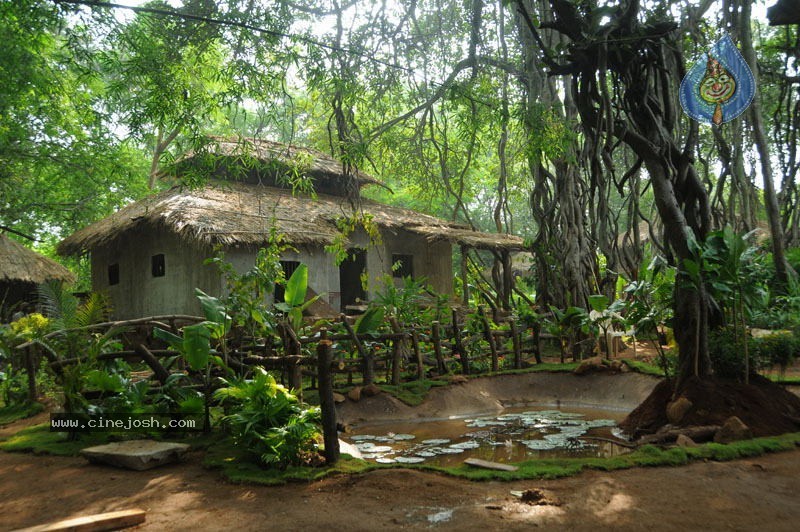 http://www.cinejosh.com/gallereys/others/normal/sri_rama_rajyam_movie_valmiki_ashram_set/sri_rama_rajyam_movie_valmiki_ashram_set_06.jpg