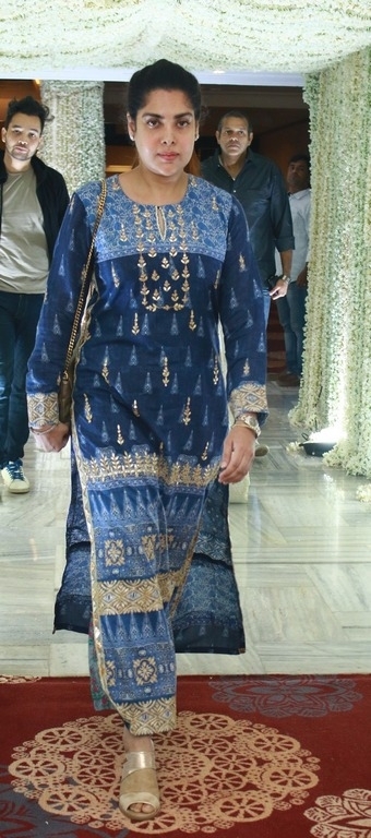 Sridevi Kapoor Prayer Meet At Chennai - 20 / 31 photos