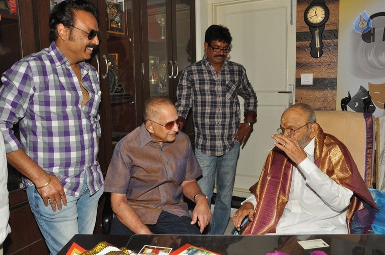 Super Star Krishna Meets Dadasaheb Phalke K Viswanath - 19 / 32 photos