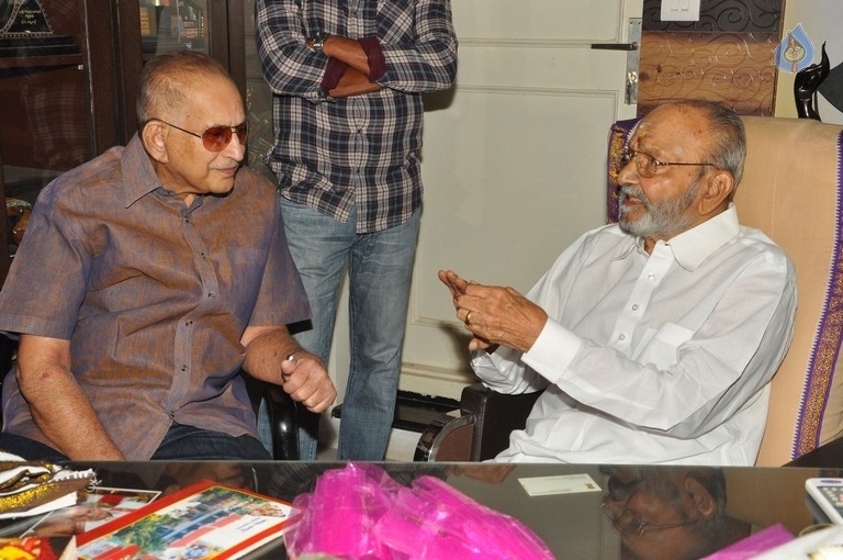 Super Star Krishna Meets Dadasaheb Phalke K Viswanath - 20 / 32 photos