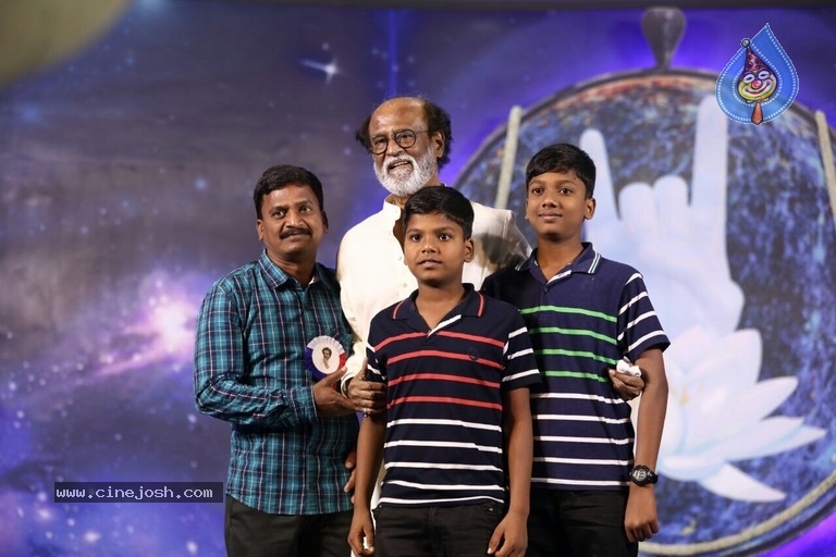 Superstar Rajinikanth Fans Meet Day 4 Photos - 5 / 9 photos