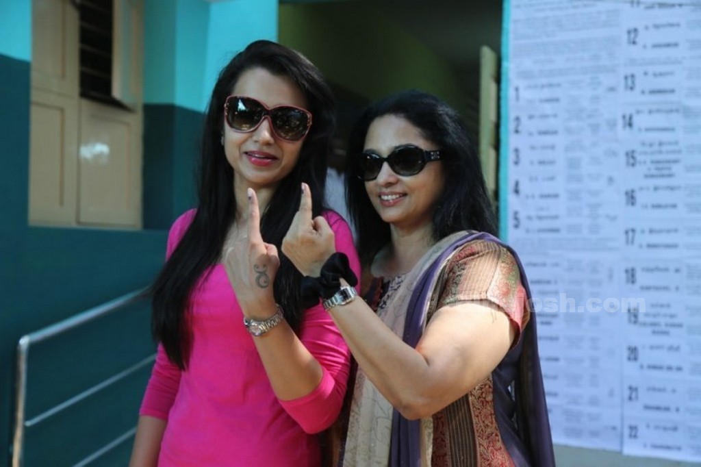 Tamil Celebrities Voting Photos - 8 / 108 photos
