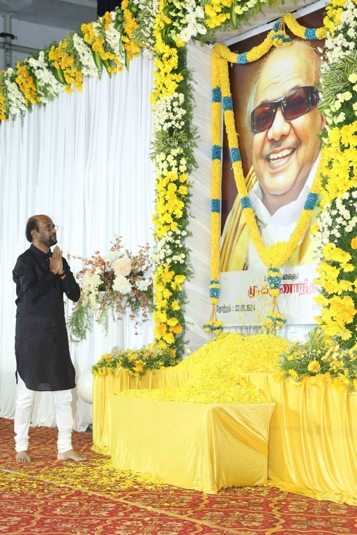 Tamil Film Industry Pays Homage To Kalaignar Karunanidhi - 5 / 20 photos
