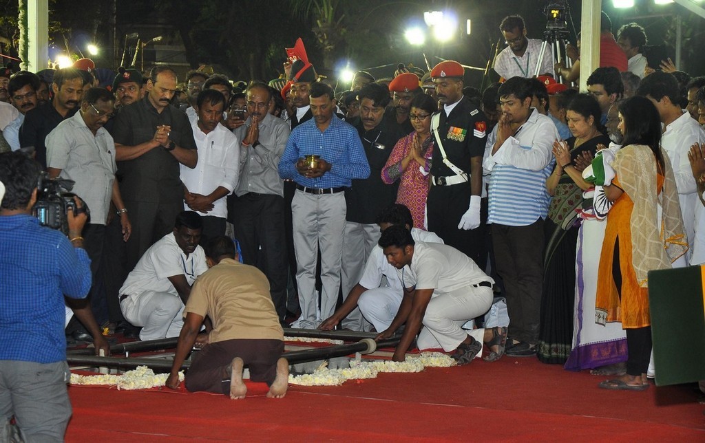 Tamil Nadu CM Jayalalithaa Final Journey Photos - 8 / 147 photos